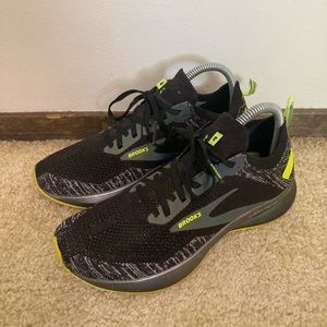 Brooks Levitate 4. Women’s 7.5
